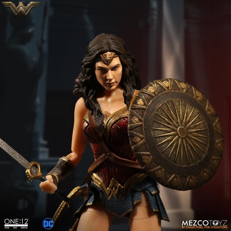 DC Comics - Figurine Wonder Woman, One:12