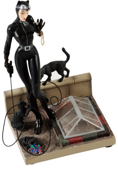 DC DIRECT CATWOMAN HAND-PAINTED, COLD-CAST PORCELAIN FULL-STATUE