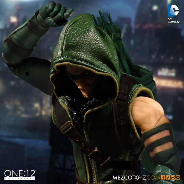 Mezco shops Toyz One:12 Green Arrow